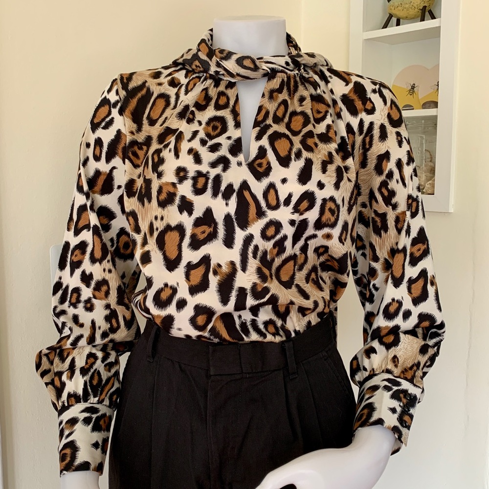 SOLD Joan Rivers animal print secretary blouse - Picture 4 of 9